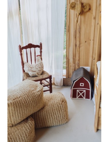 Lorena Canals - Growing Up on a Farm... Lorena Canals - Growing Up on a Farm...